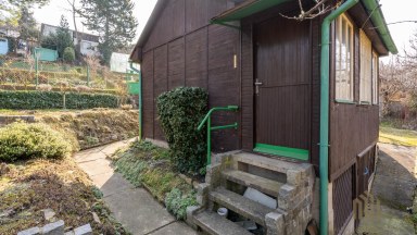 Nabídka přenechání pronájmu zahrádky s chatou v Praze 3 – Na Balkáně