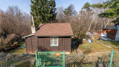 Nabídka přenechání pronájmu zahrádky s chatou v Praze 3 – Na Balkáně
