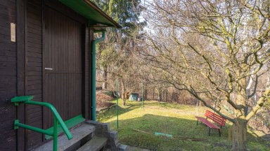Nabídka přenechání pronájmu zahrádky s chatou v Praze 3 – Na Balkáně