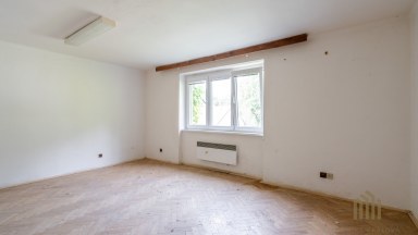 Exkluzivní nabídka prodeje rozsáhlého areálu vhodného pro podnikání